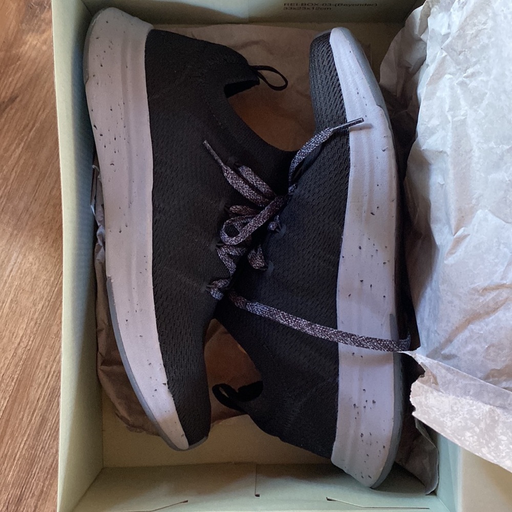 Men’s NWOT Black REI Athletic Shoes (size 9.5)